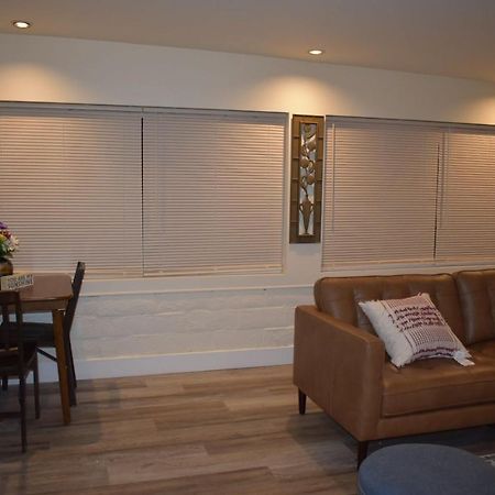 ווסטמינסטר Charming Private Guest Suite Near Disney/Beach מראה חיצוני תמונה